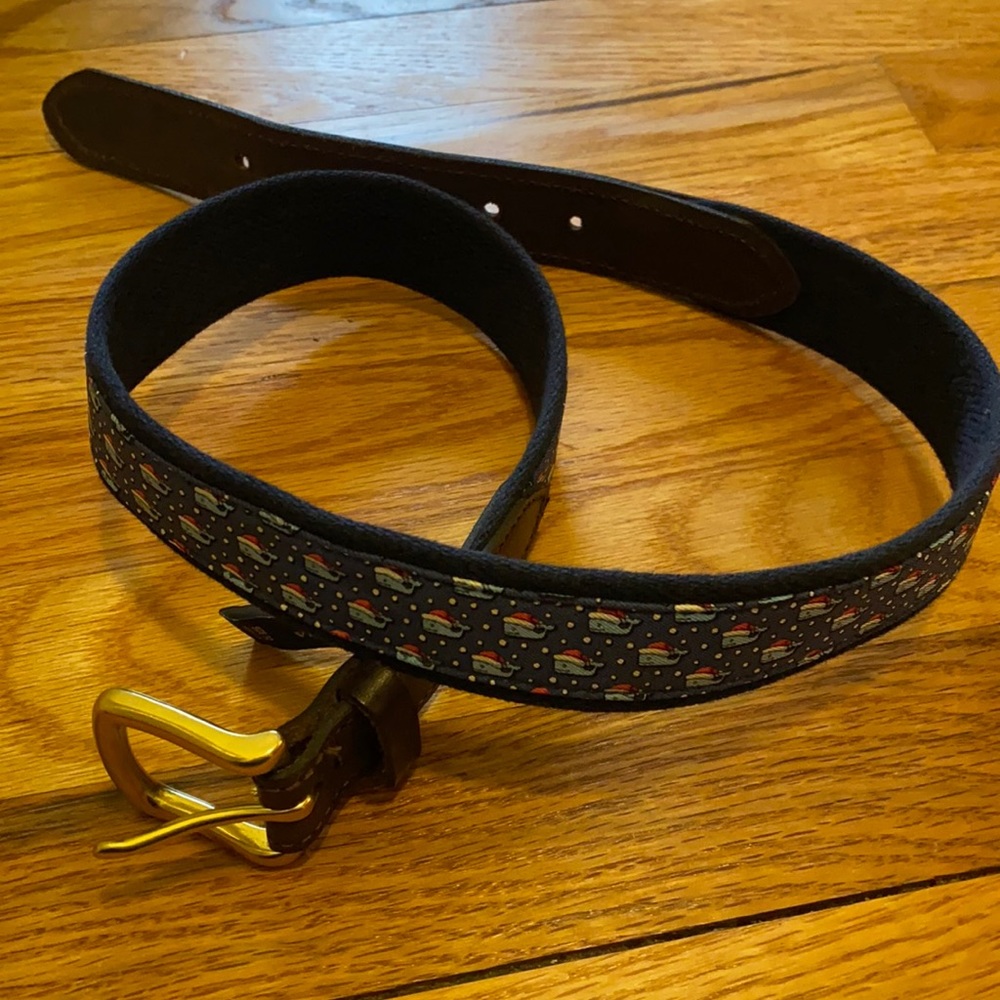 Vineyard Vines Santa Whale Belt